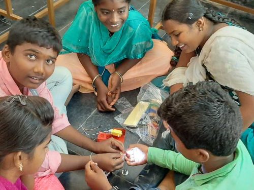 iObrain_innovative_Labz_-_Sri_VV_Sridhar_Guruji_ZPHS,_Ahobalum,_Andra_Pradesh__(16)[1]